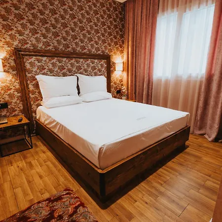 Ledina Hotel