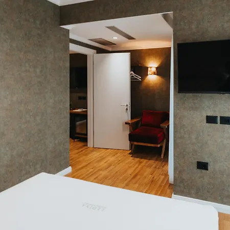 Ledina Hotel 4*