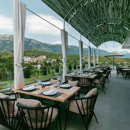 Ledina Hotel