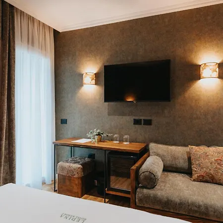 فندق Ledina 4*