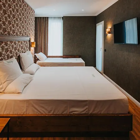 Hotell Ledina 4*